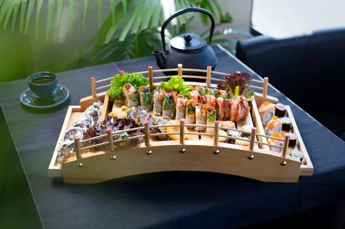 Most drewniany dekoracyjny sushi 44x21x9,5 cm